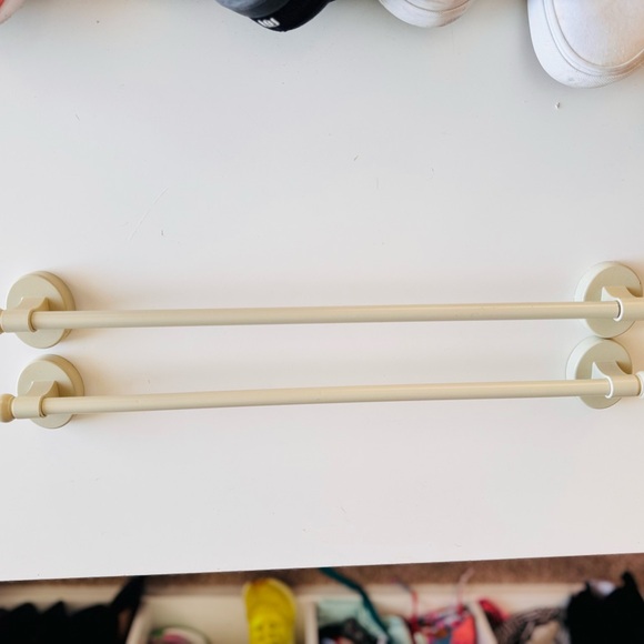 MAGNETIC Metal Cream Curtain Rod Holders Set of 2 Modern Minimalist Decor - Picture 5 of 11